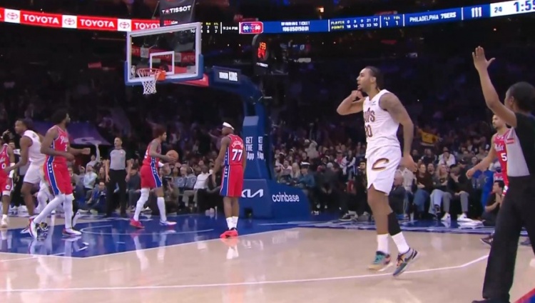 开云体育-拳王出击!泰森三分球再中反超76人 个人已经39分