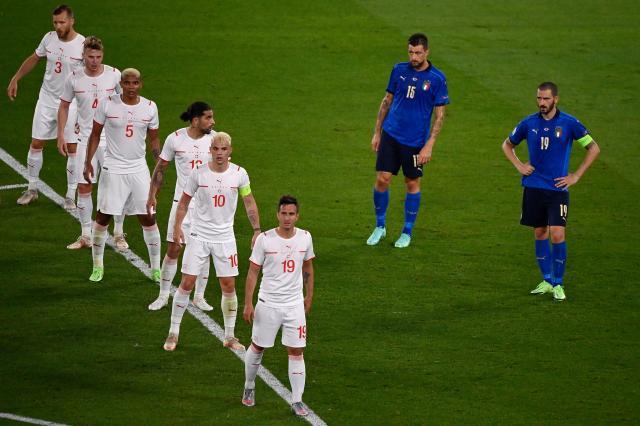 开云娱乐-施魏因斯泰格评球：防守漏洞百出 瑞士遭遇完败